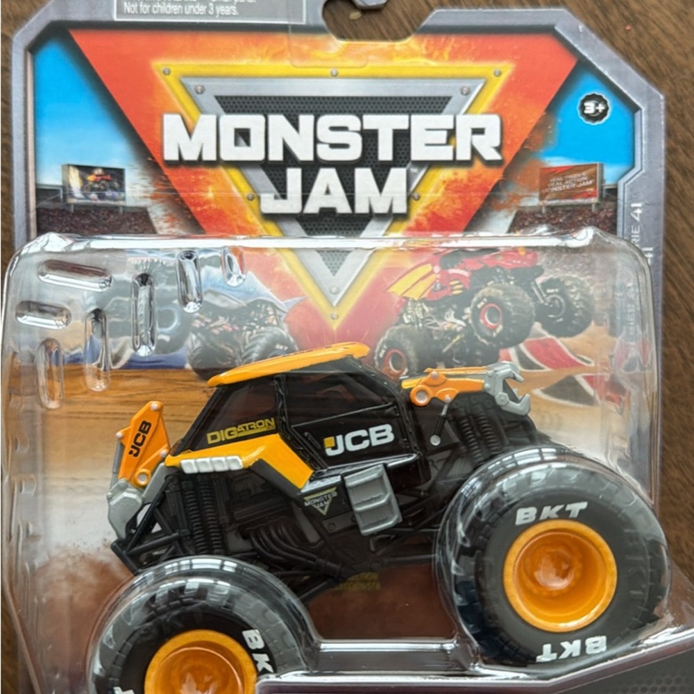 Monster Jam JCB Digginton Diecast Toy Truck - Black and Yellow